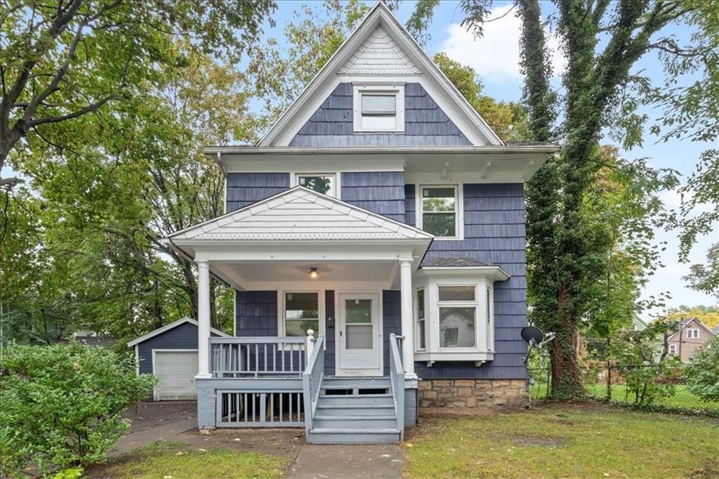 98 Sidney St, Rochester, NY 14609