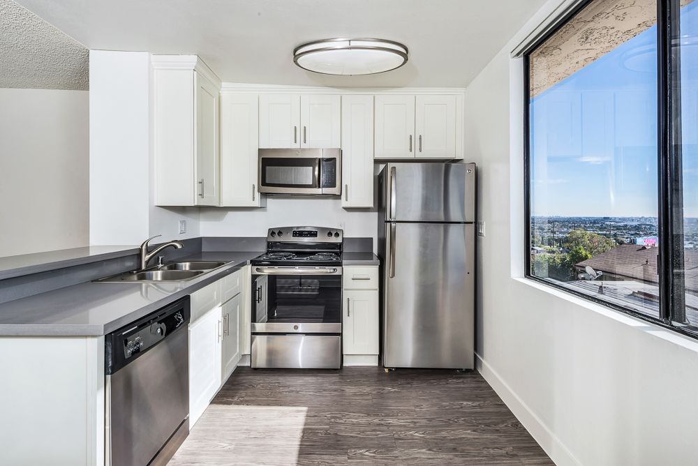 1136 Larrabee St #214, West Hollywood, CA 90069