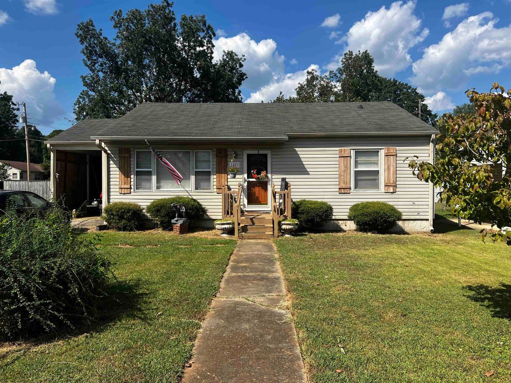 1403 Circle Dr, Tuscumbia, AL 35674 See Estimated Value