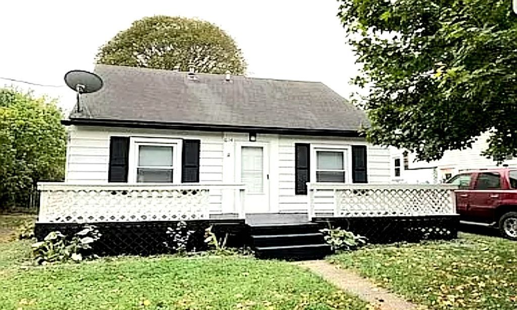 614 Woodbury Ave, Lansing, MI 48906