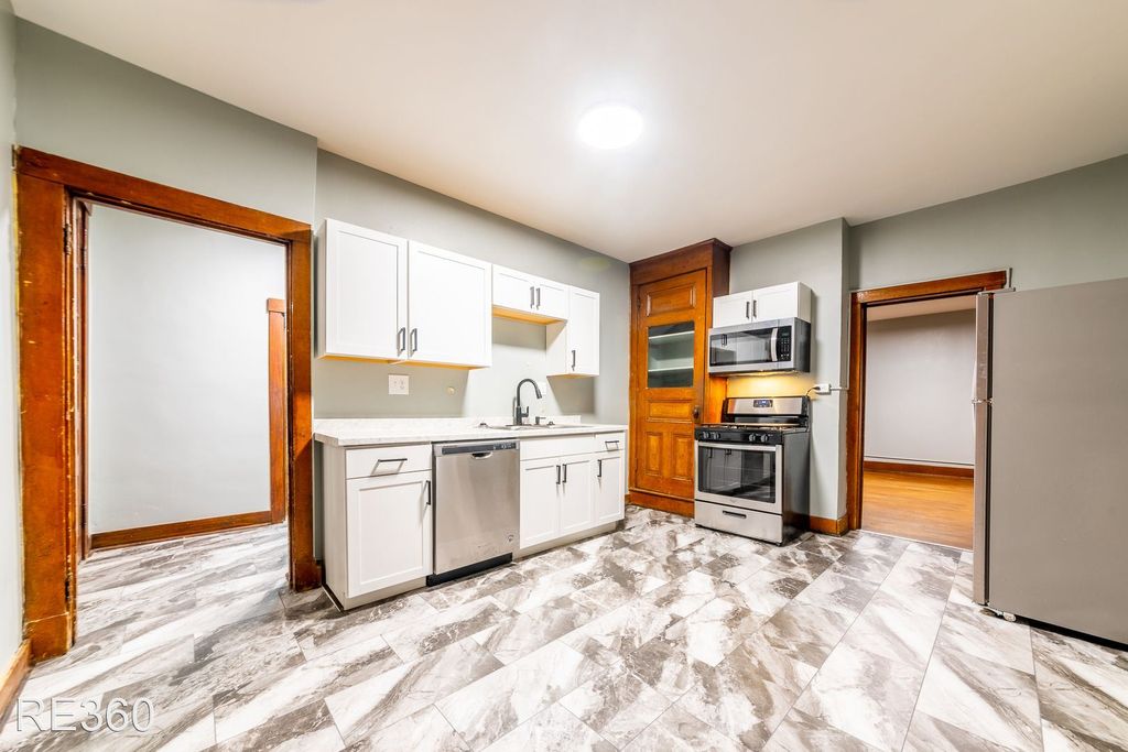 2642 Quarry St #2, Pittsburgh, PA 15210