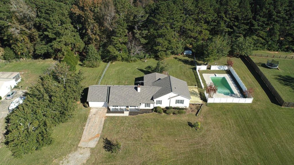 75 Seabolt Dr, Locust Grove, GA 30248