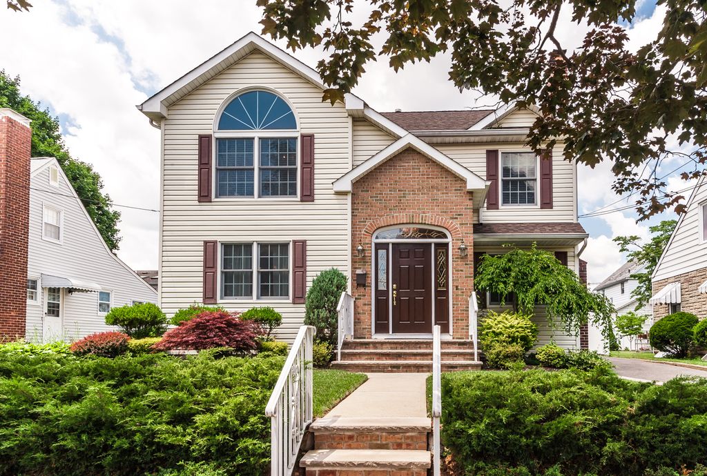 126 Palisade Rd, Linden, NJ - 4 Bed, 2 Bath Single-Family Home - 5