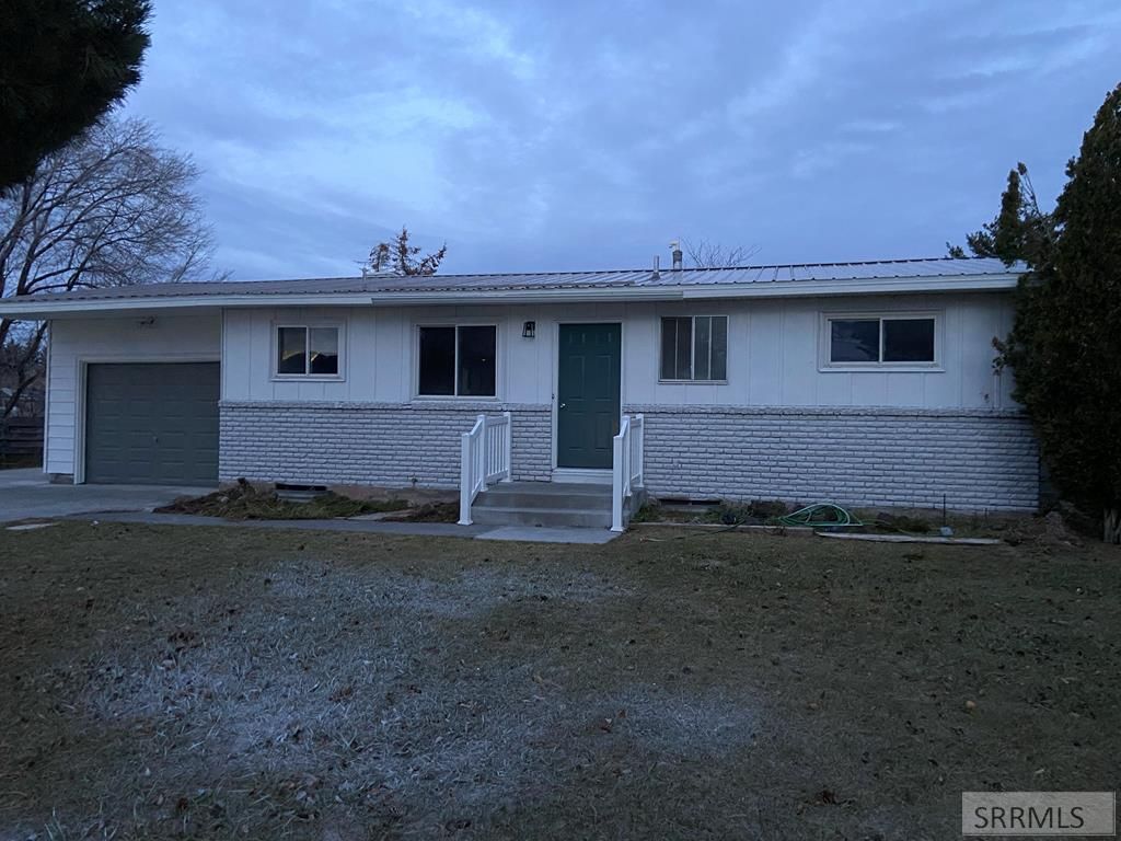 700 N Robins Ave, Idaho Falls, ID 83401