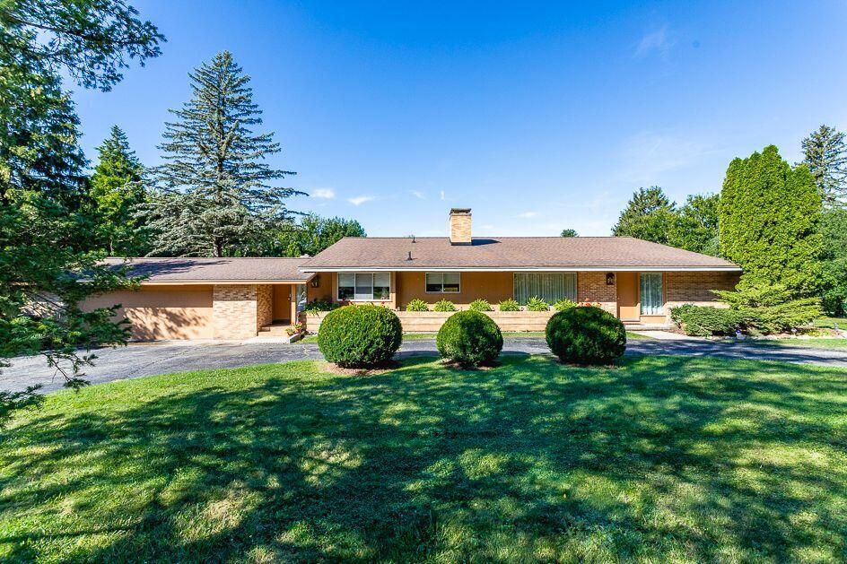 3408 E Walmont Rd, Jackson, MI 49203