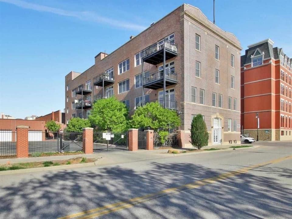 201 S Saint Francis Ave #403, Wichita, KS 67202