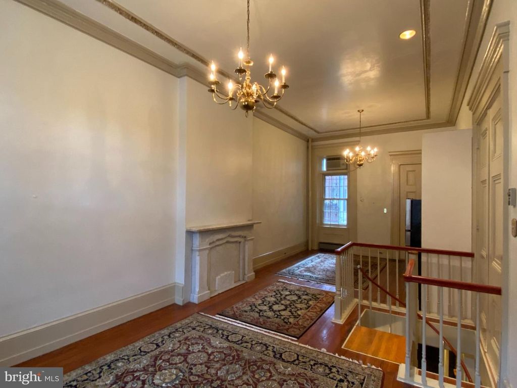 415 S 9th St #1, Philadelphia, PA 19147