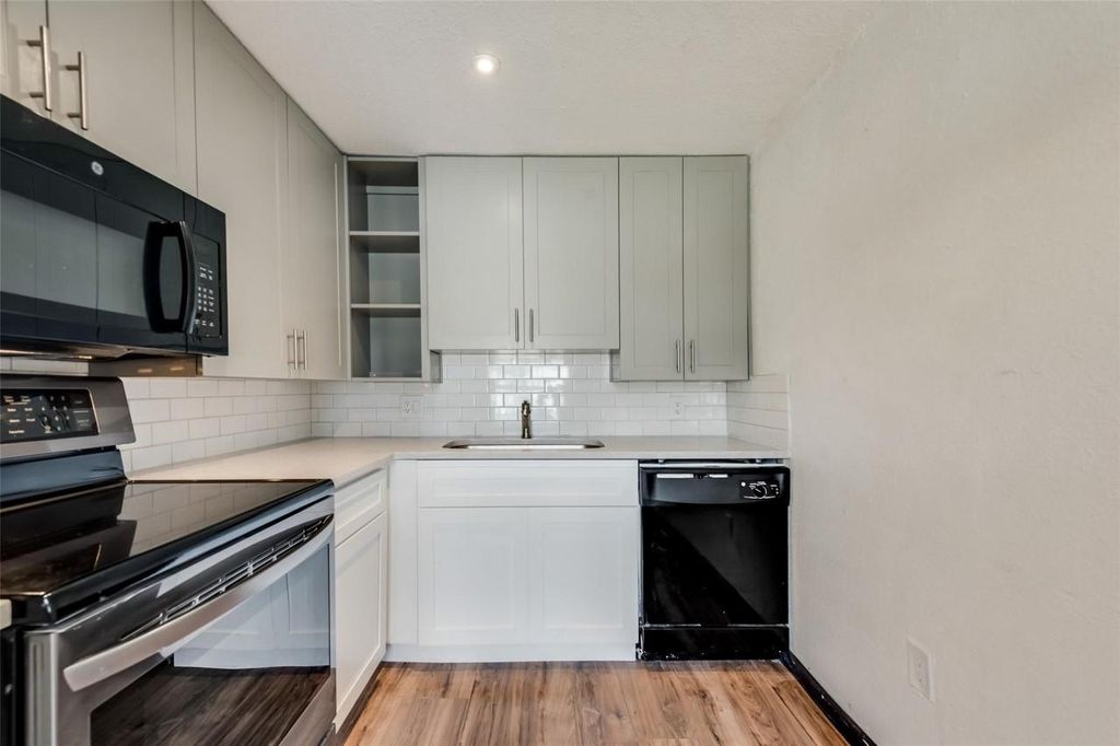 5212 Parry Ave #1, Dallas, TX 75223