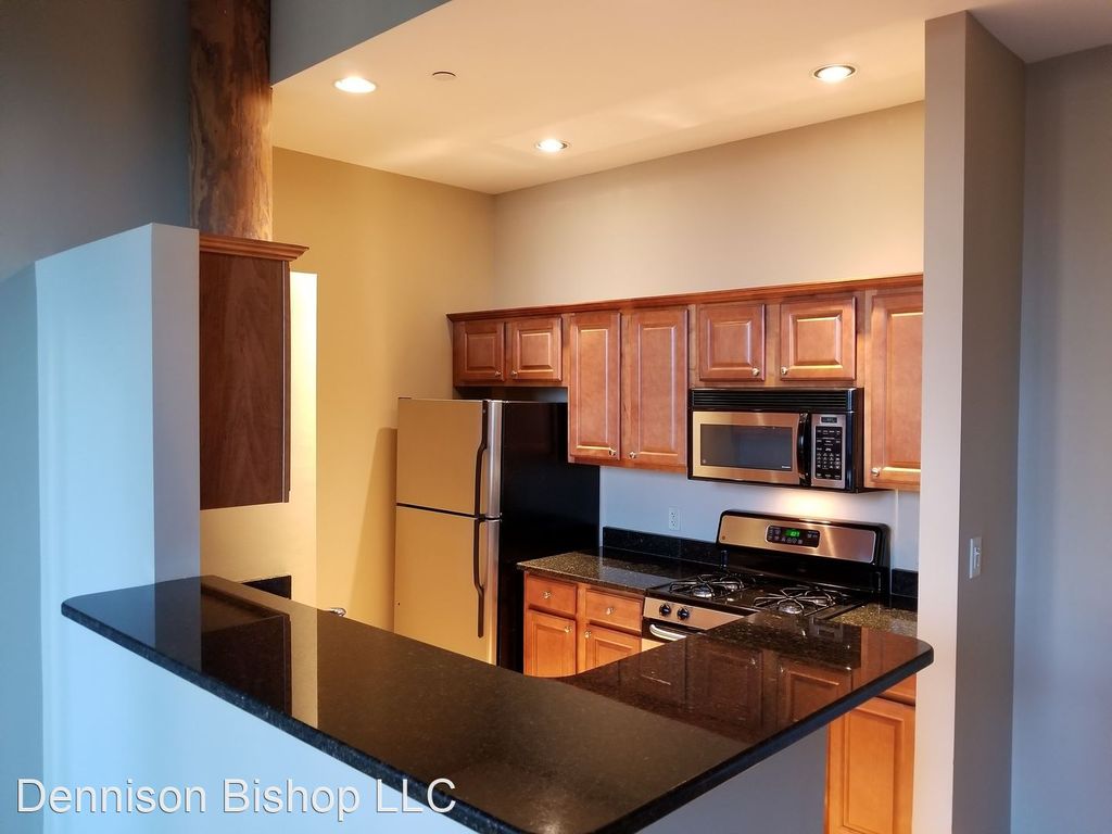 4 Bishop St #216, Framingham, MA 01702