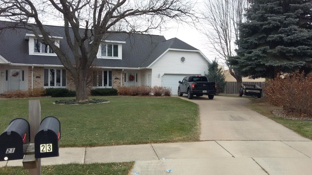 23 Shamrock Ct, Appleton, WI 54914