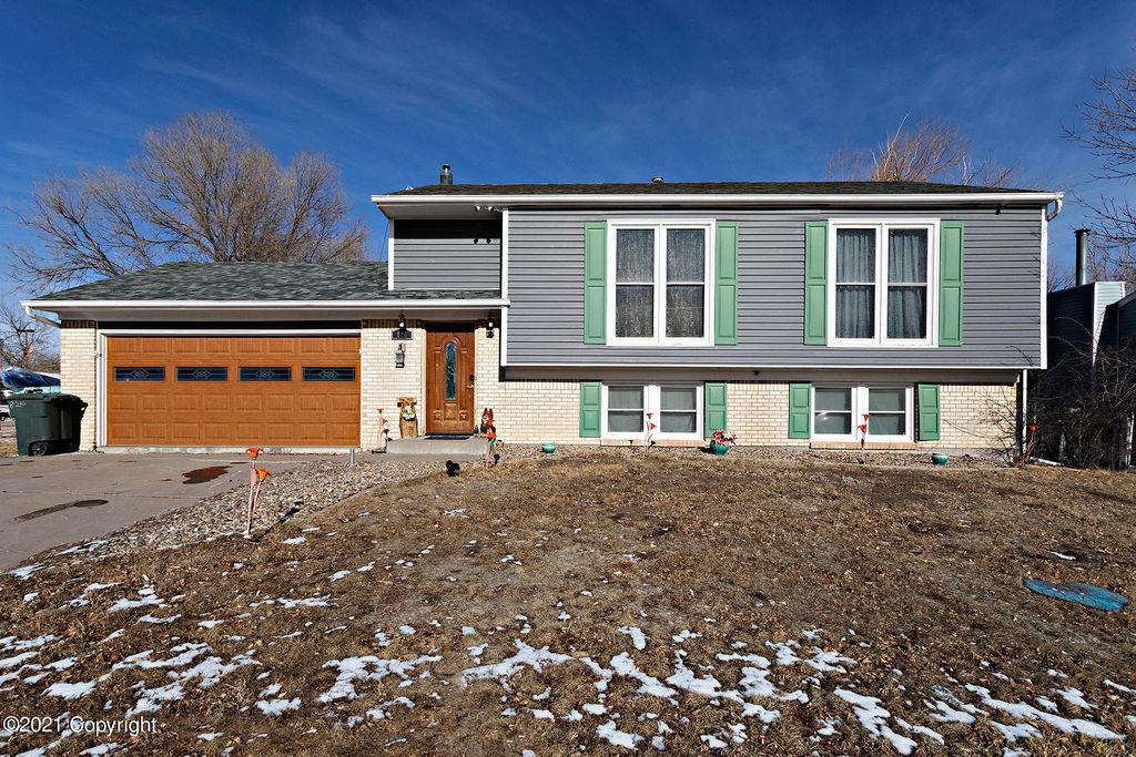 homes for sale gillette wy