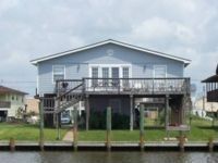 306 Pompano Ln, Surfside Beach, TX 77541