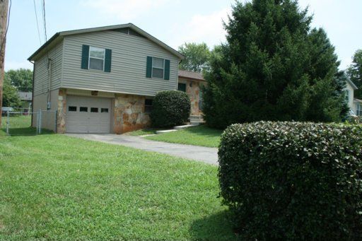 5804 Montina Rd, Knoxville, TN 37912