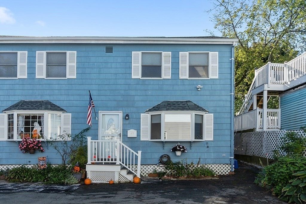 45 1/2 Aborn St #2, Peabody, MA 01960