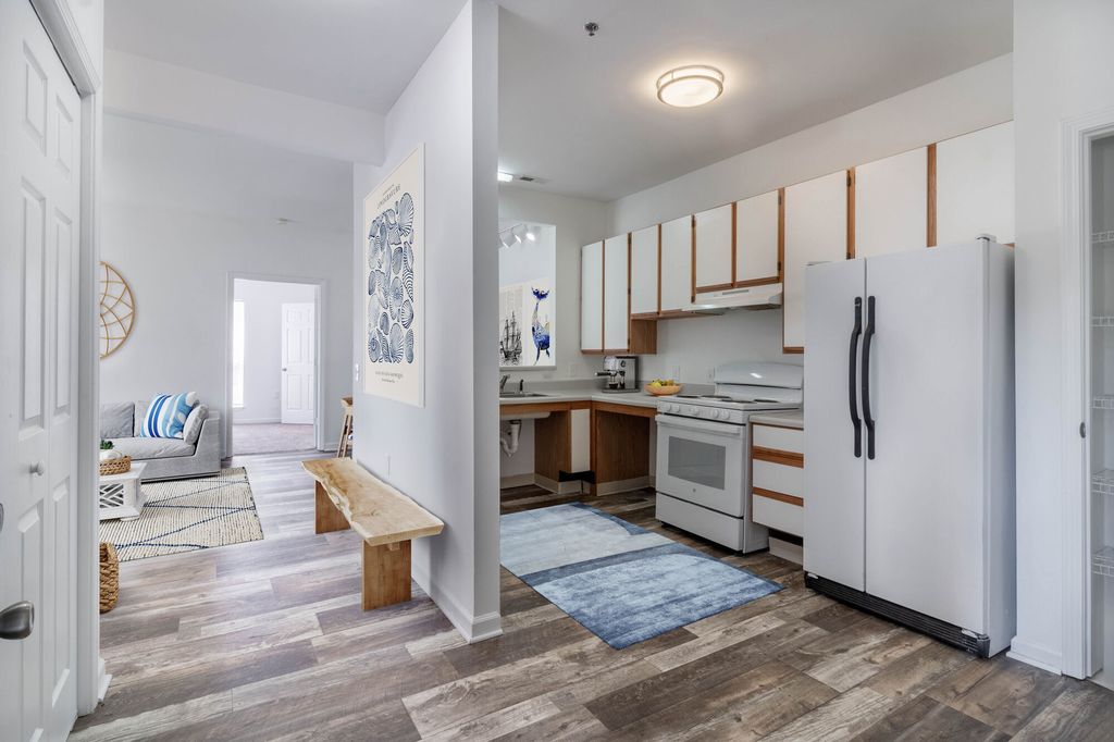 1192 Harbour Dr #104, Wilmington, NC 28401