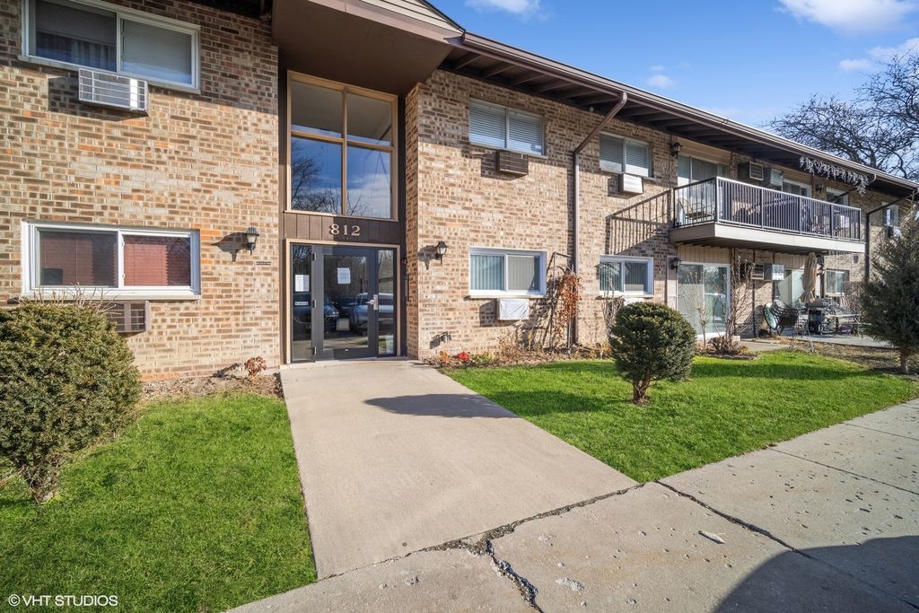 812 E Old Willow Rd 102, Prospect Heights, IL 60070 MLS 11946954