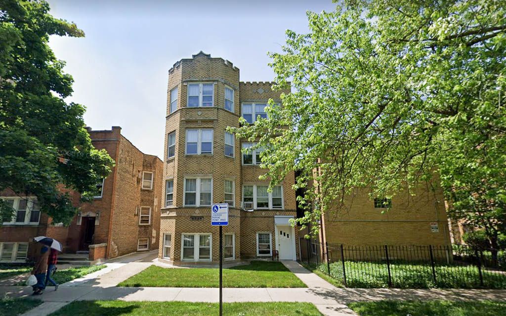 6326 N Artesian Ave #2R, Chicago, IL 60659