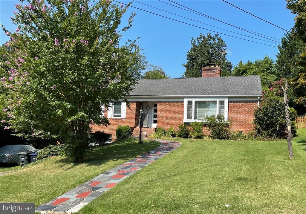 6820 32nd St NW, Washington, DC 20015