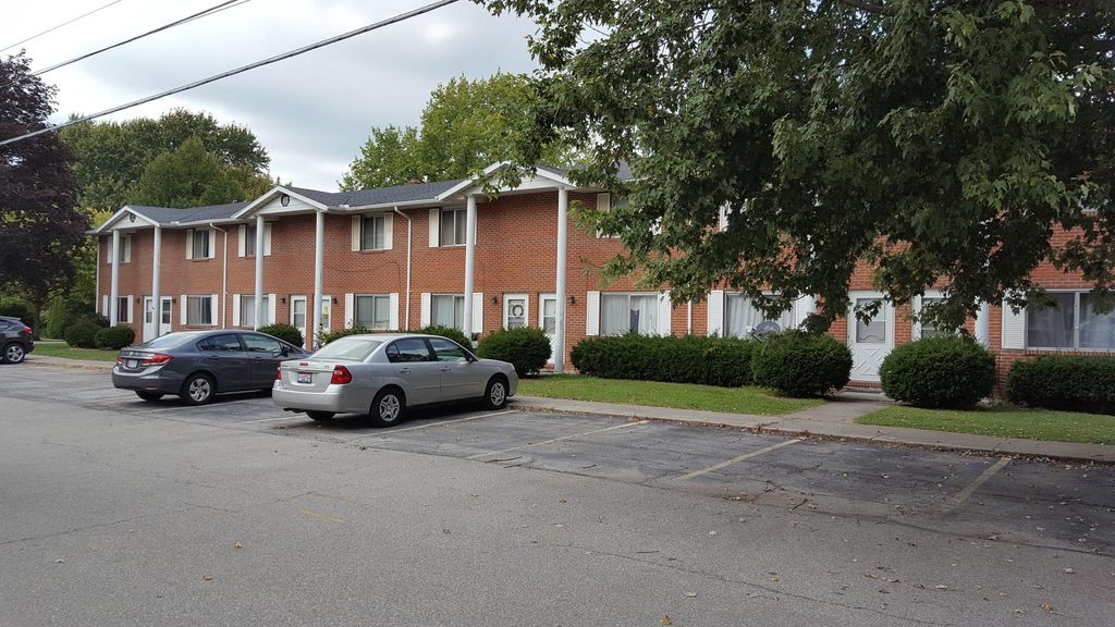 32 S Huron St, Milan, OH 44846