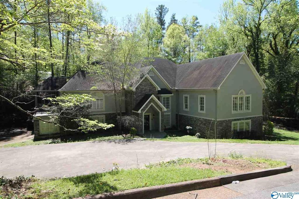 376 Azalea Dr, Gadsden, AL 35901