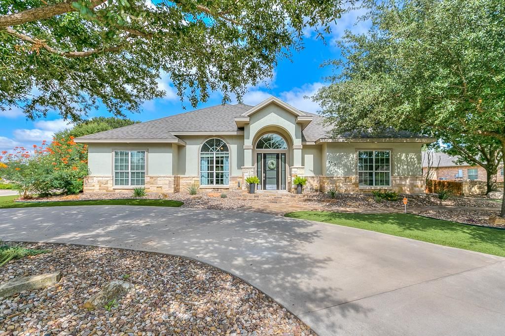 4713 N Bentwood Dr, San Angelo, TX 76904