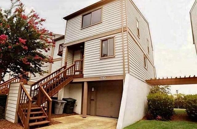 212 Mill Point Dr, Hampton, VA 23669
