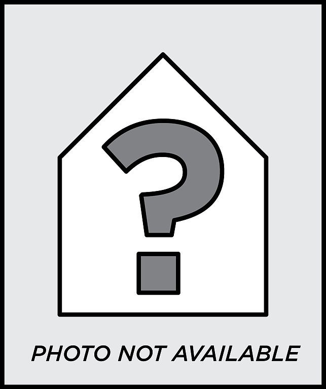 5646 Merion Ln, Macungie, PA 18062