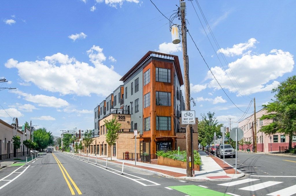 305 Webster Ave #102, Cambridge, MA 02141