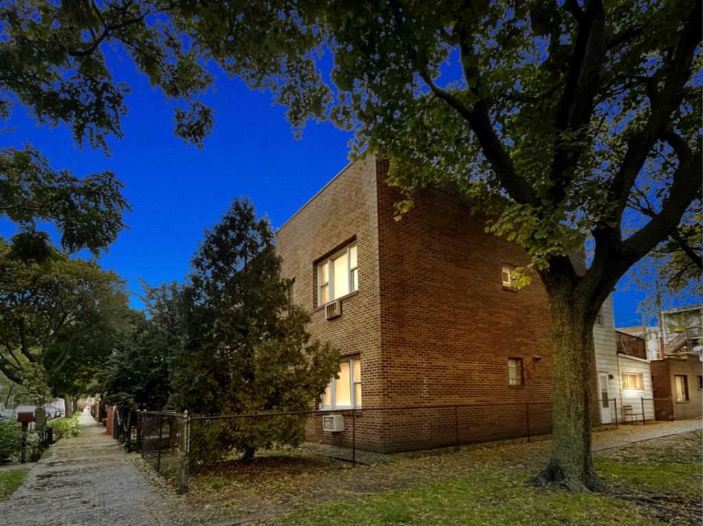 2600 W Superior St, Chicago, IL 60612