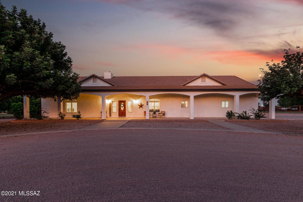 39791 N Country Ln, San Tan Valley, AZ 85140