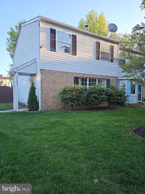 6827 Larkspur Sq, Frederick, MD 21703