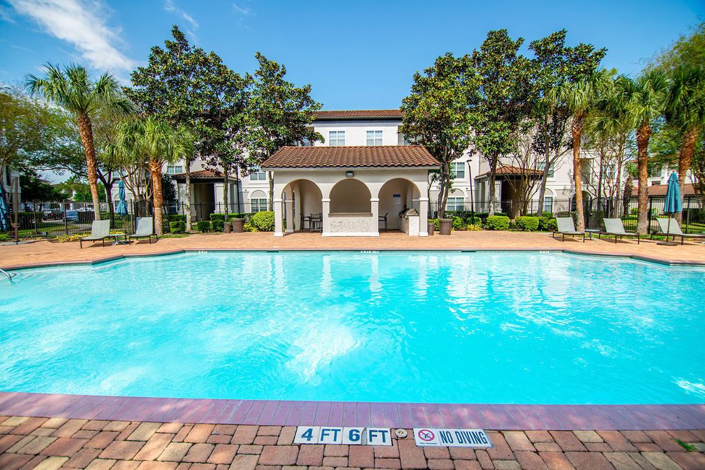 2840 Shadowbriar Dr, Houston, TX 77077