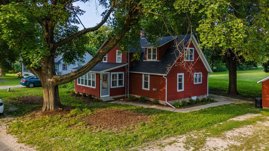415 S  Essex St, Leland, IL 60531