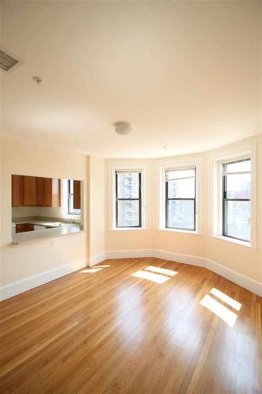 881 Massachusetts Ave #22, Cambridge, MA 02139