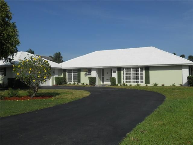 344 S  Country Club Dr, Atlantis, FL 33462