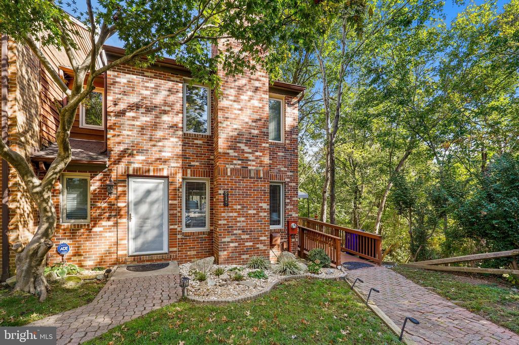 9487 Clocktower Ln, Columbia, MD 21046