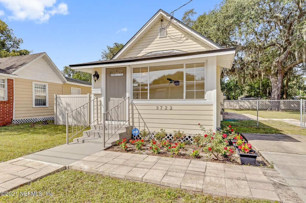 3722 Ionia St, Jacksonville, FL 32206