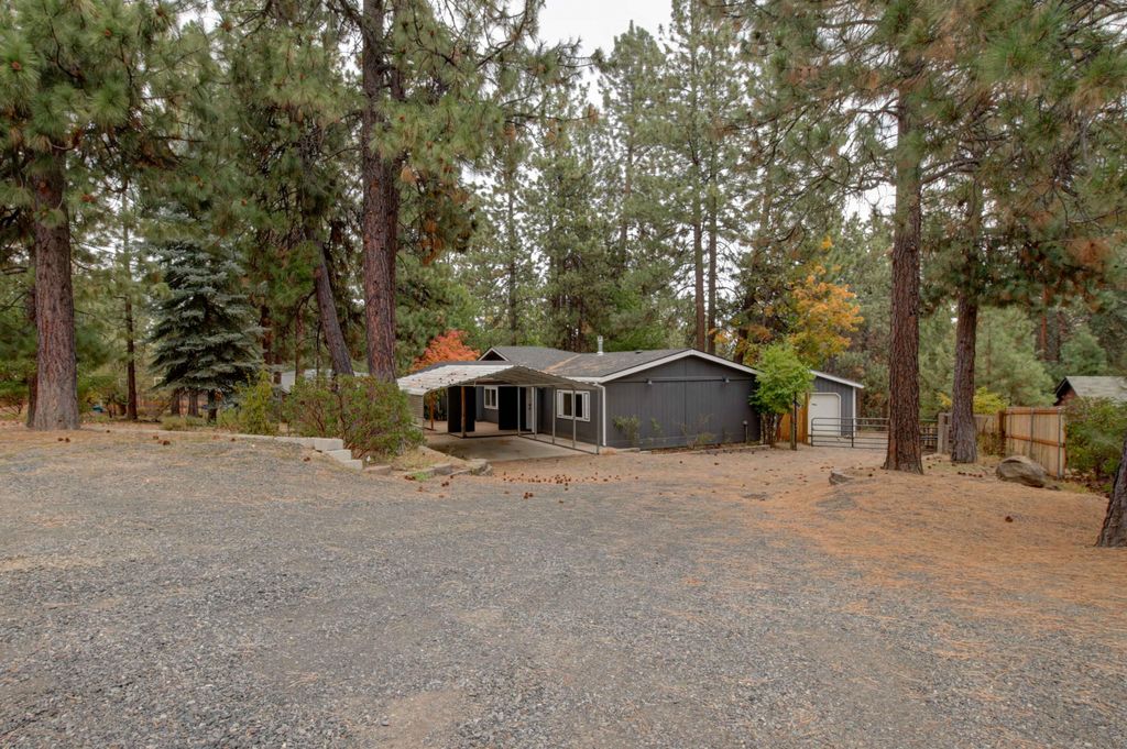 60184 Crater Rd, Bend, OR 97702