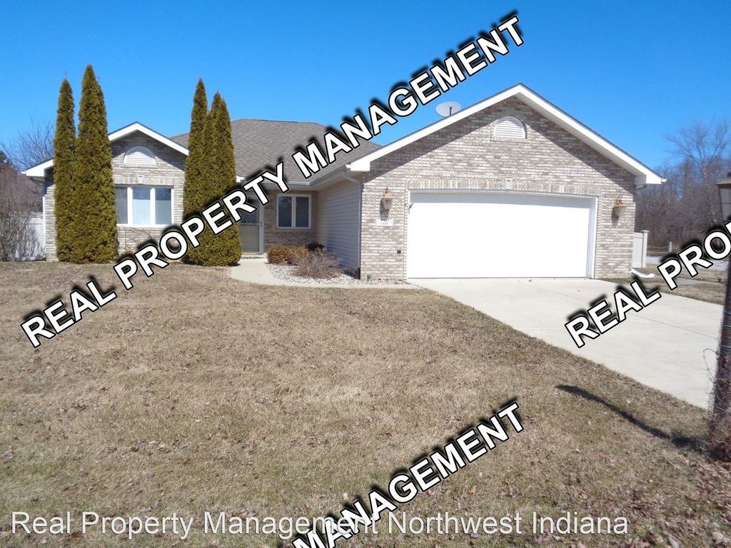 720 Fatima Ln, Hobart, IN 46342