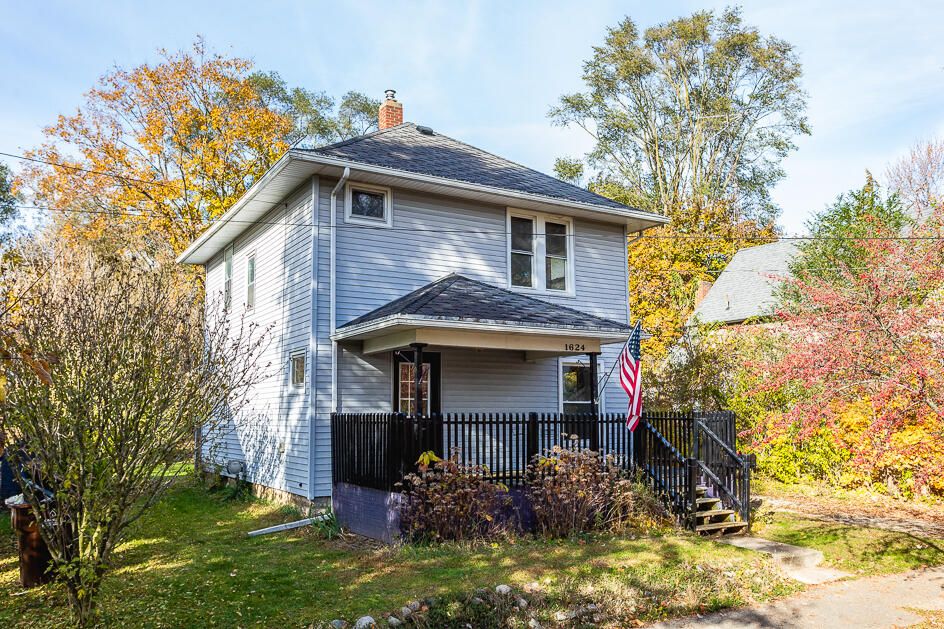 1624 1st St, Jackson, MI 49203