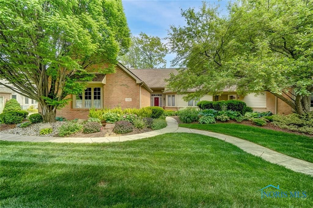 142 Larchwood Dr, Bowling Green, OH 43402 2 Bed, 2 Bath Condo MLS