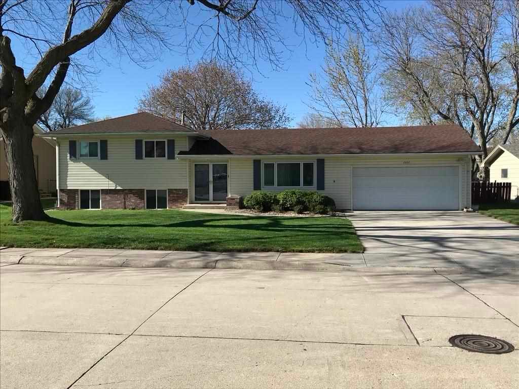 1507 W 36th St, Kearney, NE 68845