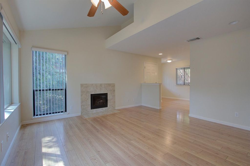 7733 Lauppe Ln #18LO, Citrus Heights, CA 95621