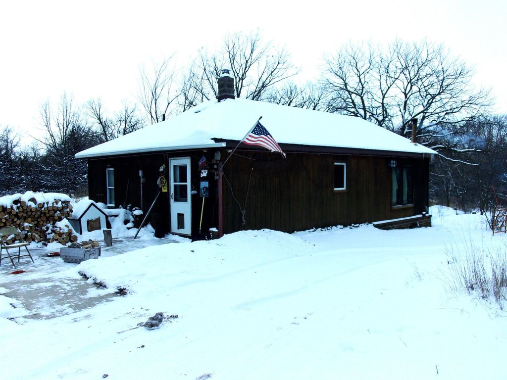 7020 River Rd, Montevideo, MN 56265