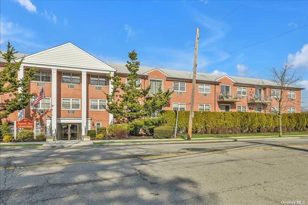 250 N Village Avenue UNIT C18, Rockville Centre, NY 11570 Trulia