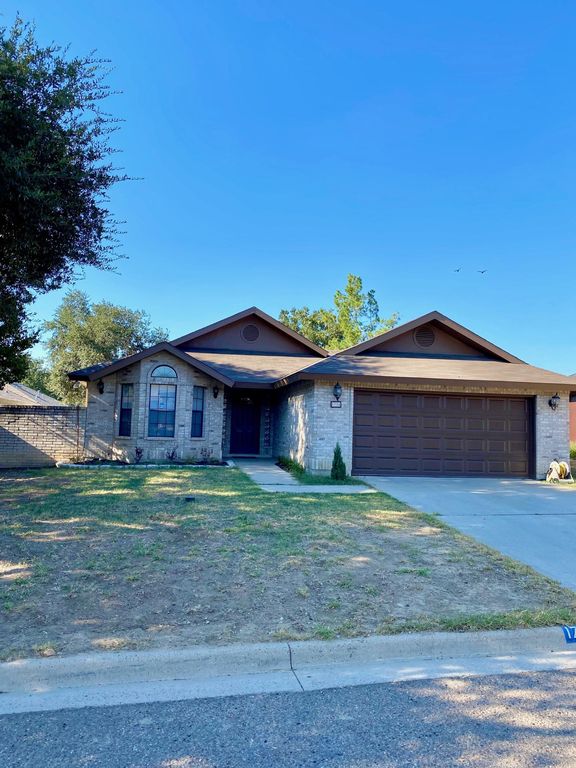 1716 Kingwood Dr, Laredo, TX 78045