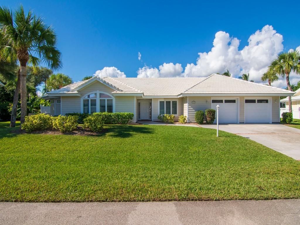 1245 Spanish Lace Ln, Vero Beach, FL 32963