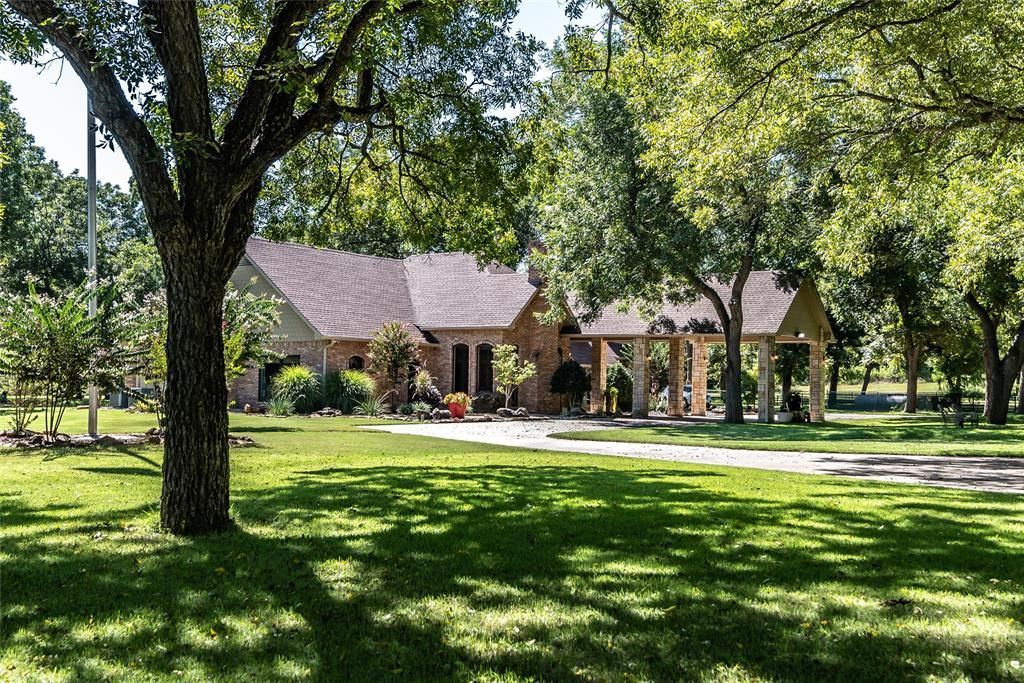 2414 Westmoreland Rd, Red Oak, TX 75154