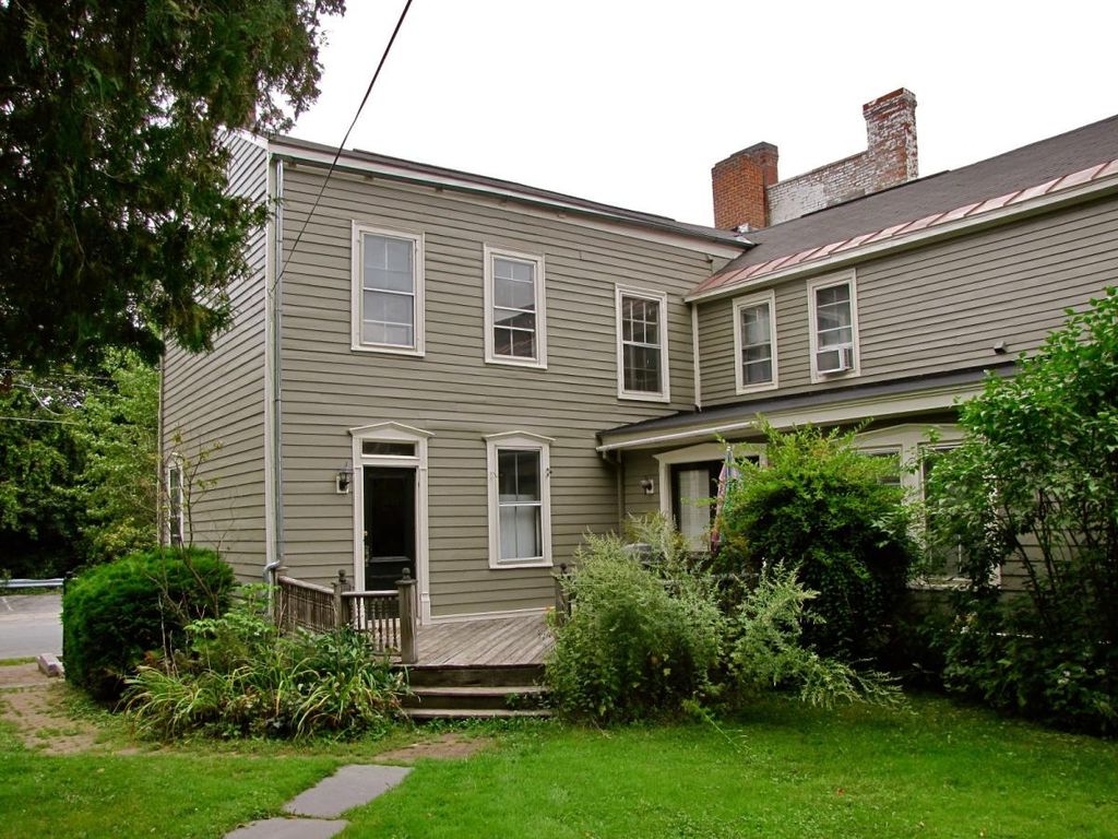 99 Front St 1, Ballston Spa, NY 2 Bed, 1.5 Bath Townhouse 30