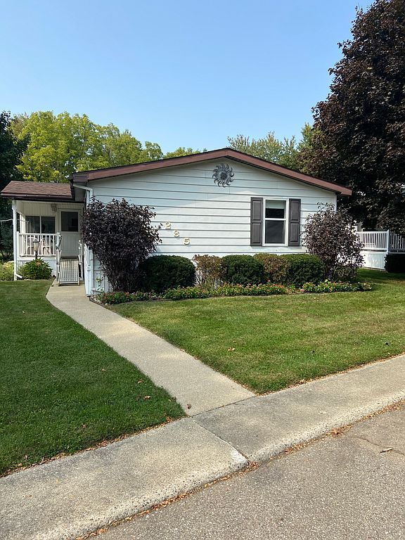 22460 Klines Resort Rd 285, Three Rivers, MI 49093 3 Bed, 2 Bath